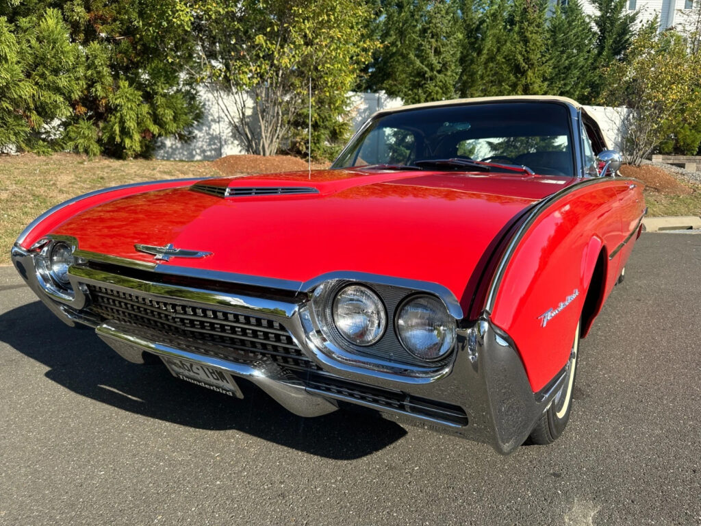 1962 Ford Thunderbird