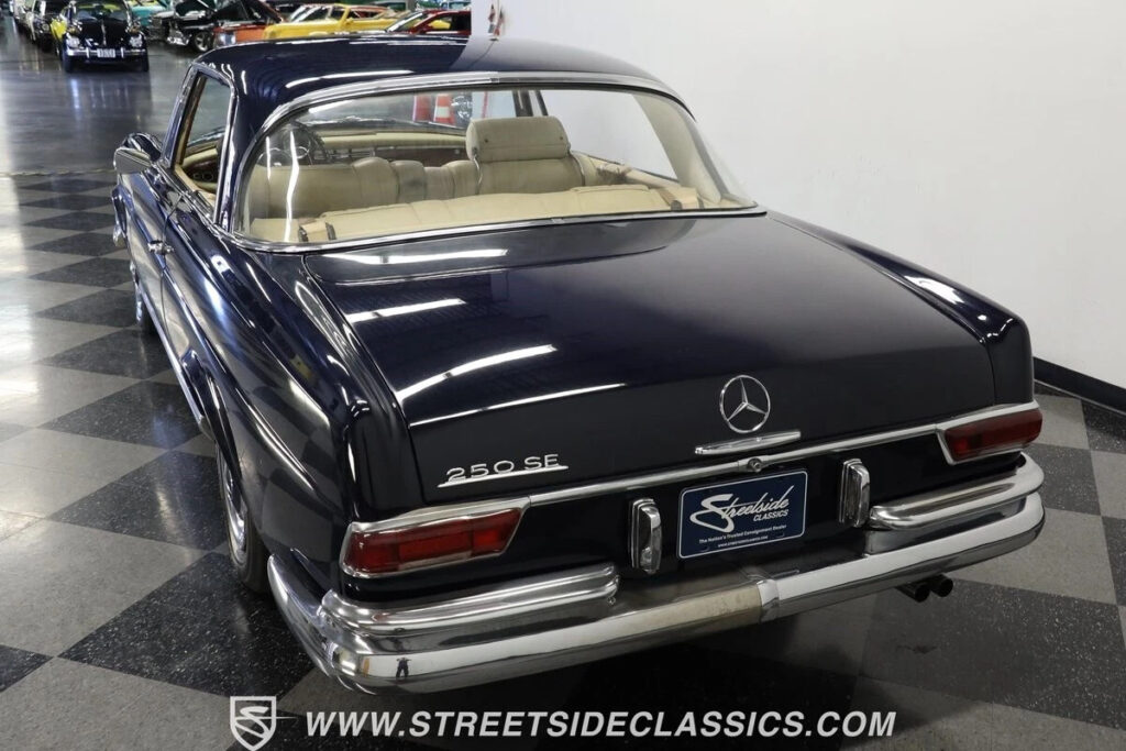 1966 Mercedes-Benz 200-Series Coupe