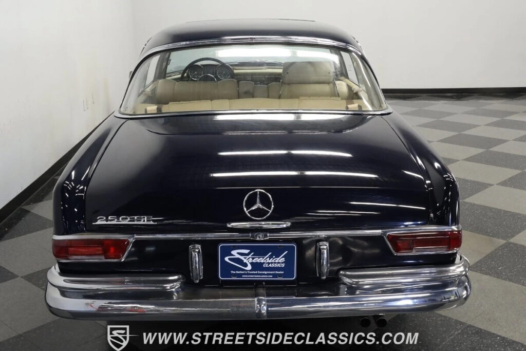 1966 Mercedes-Benz 200-Series Coupe