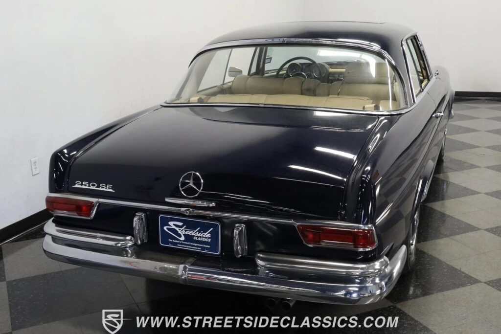 1966 Mercedes-Benz 200-Series Coupe