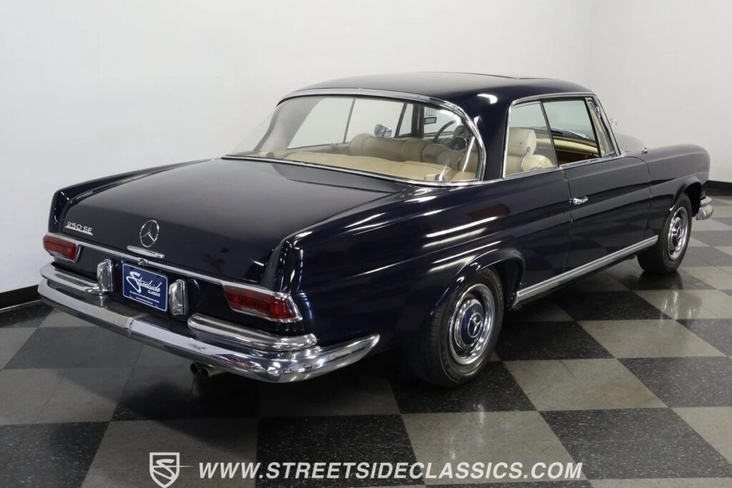 1966 Mercedes-Benz 200-Series Coupe