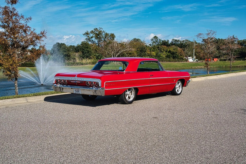 1964 Chevrolet Impala 2 Door Hardtop, 427 Big Block, SS Interior