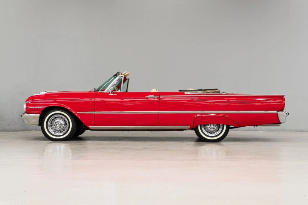 1961 Ford Galaxie Sunliner