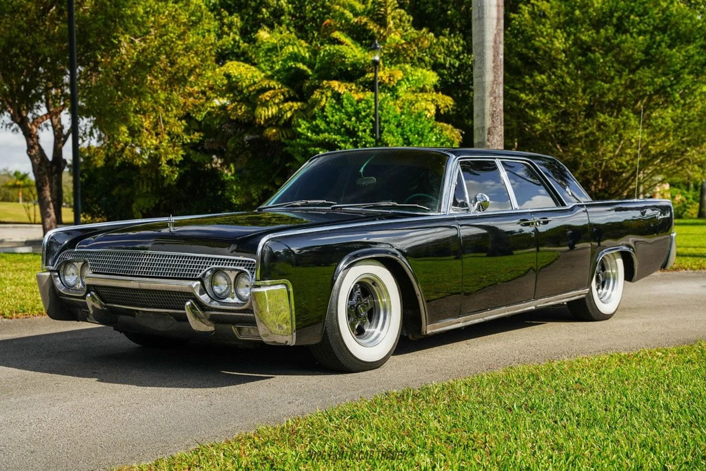 1961 Lincoln Continental