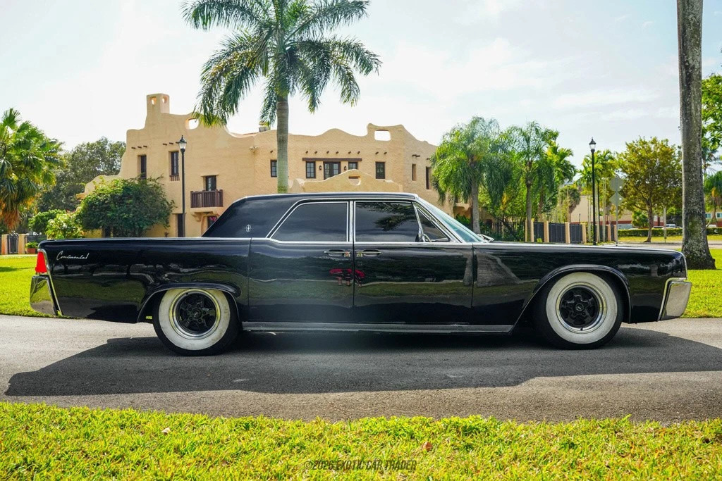 1961 Lincoln Continental