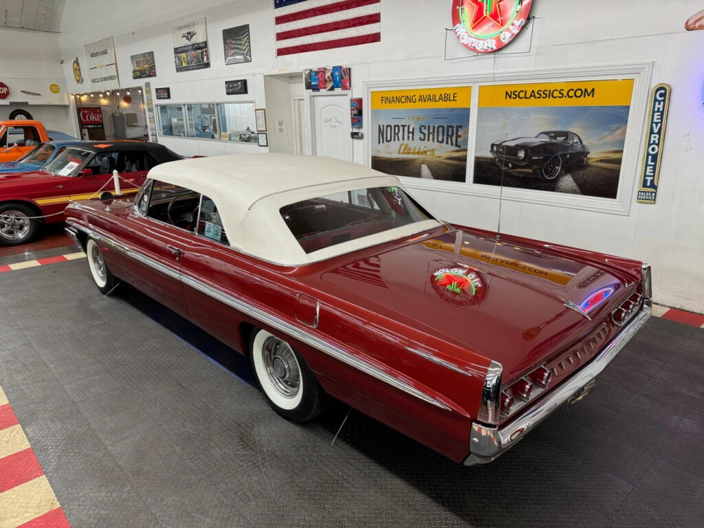 1961 Pontiac Bonneville – TRI Power Convertible