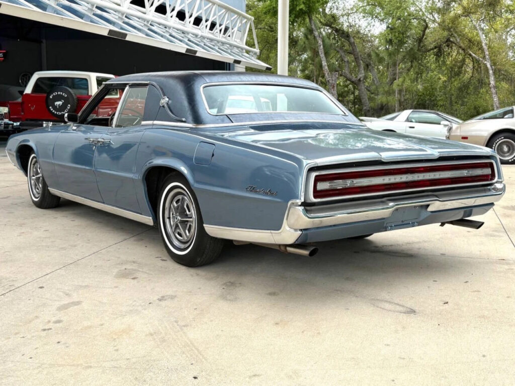 1967 Ford Thunderbird