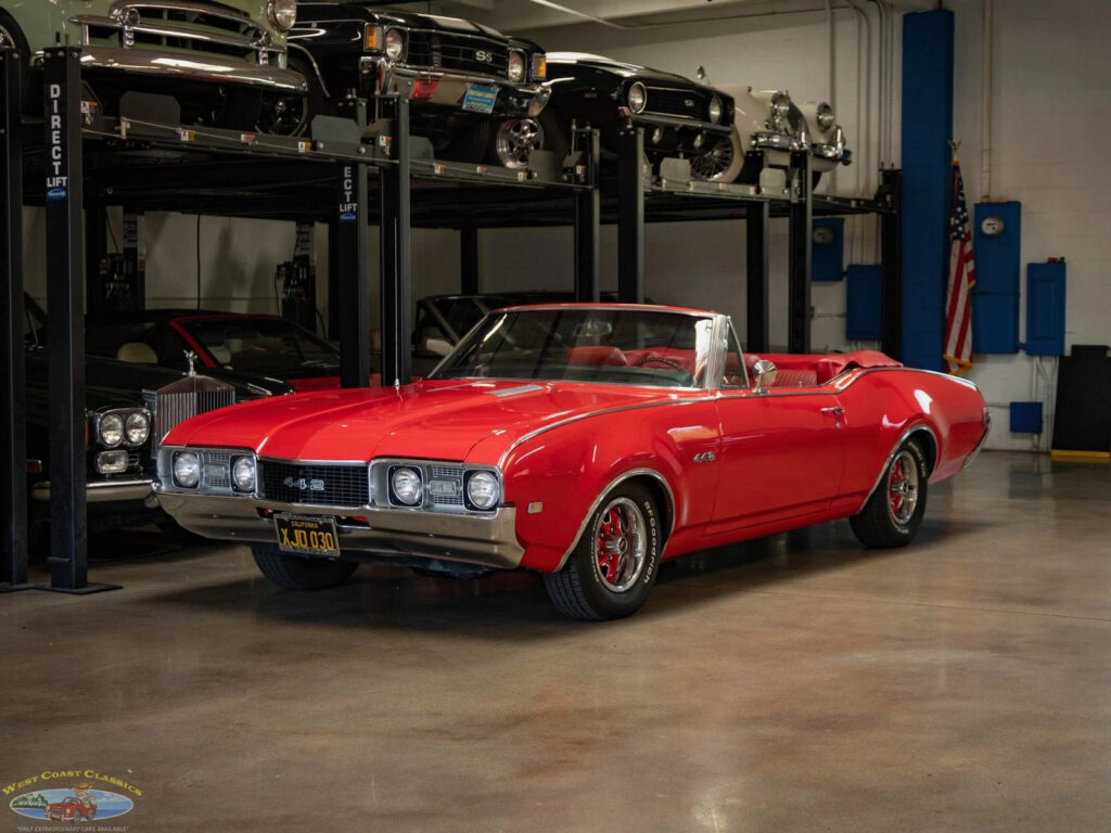 1968 Oldsmobile Cutlass Supreme 350 V8 Convertible with Hurst 4 spd Manual Trans