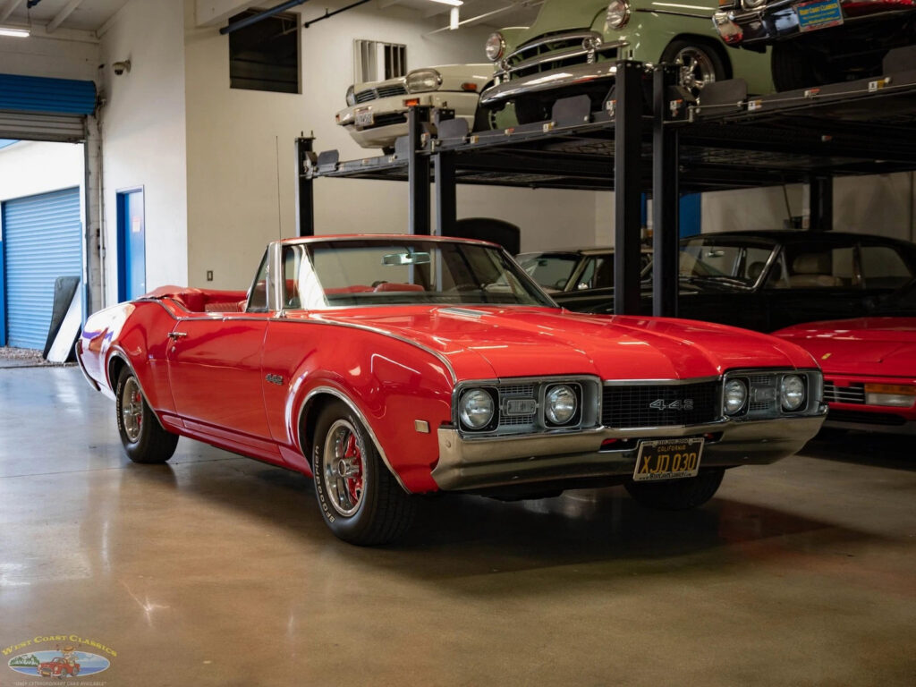 1968 Oldsmobile Cutlass Supreme 350 V8 Convertible with Hurst 4 spd Manual Trans