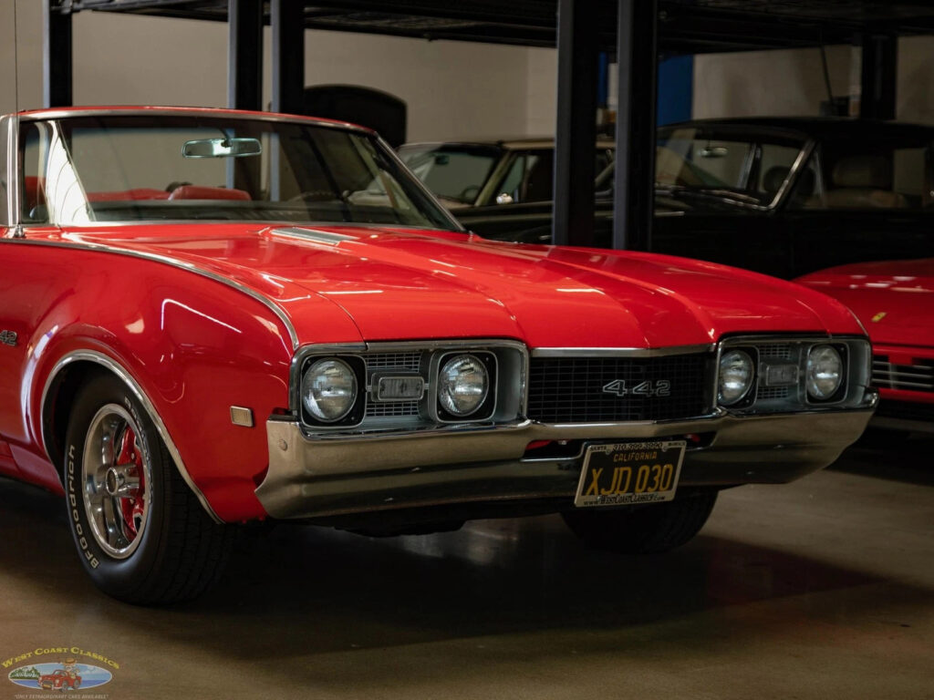 1968 Oldsmobile Cutlass Supreme 350 V8 Convertible with Hurst 4 spd Manual Trans