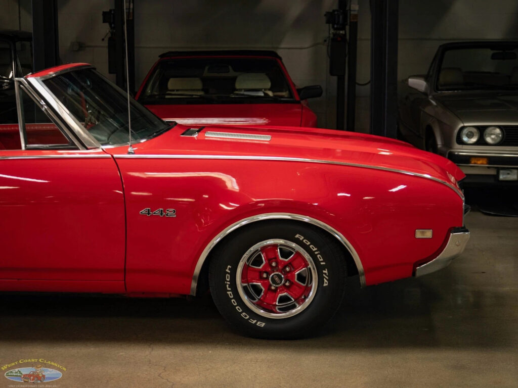 1968 Oldsmobile Cutlass Supreme 350 V8 Convertible with Hurst 4 spd Manual Trans