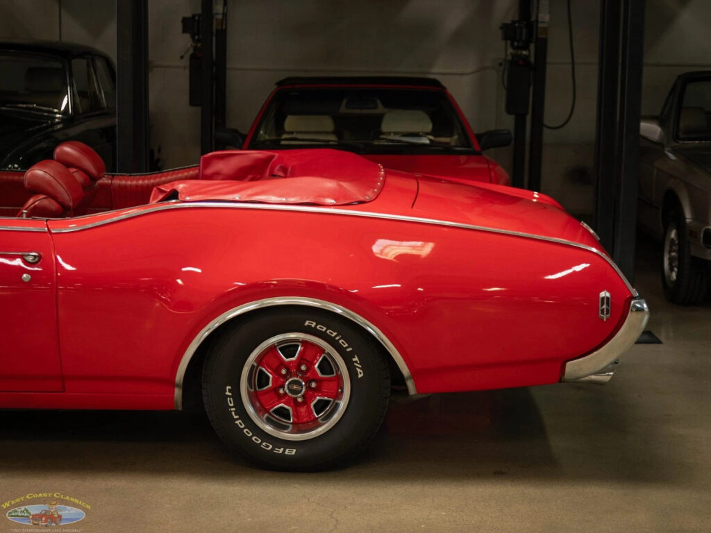 1968 Oldsmobile Cutlass Supreme 350 V8 Convertible with Hurst 4 spd Manual Trans