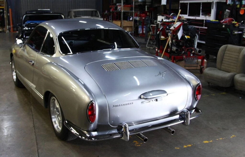 1965 Volkswagen Karmann Ghia Type 14 2+2 GHIA
