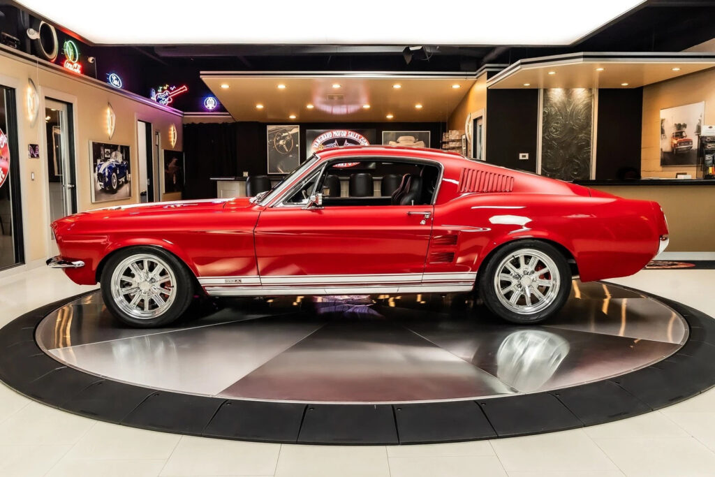 1967 Ford Mustang Fastback GTA Restomod