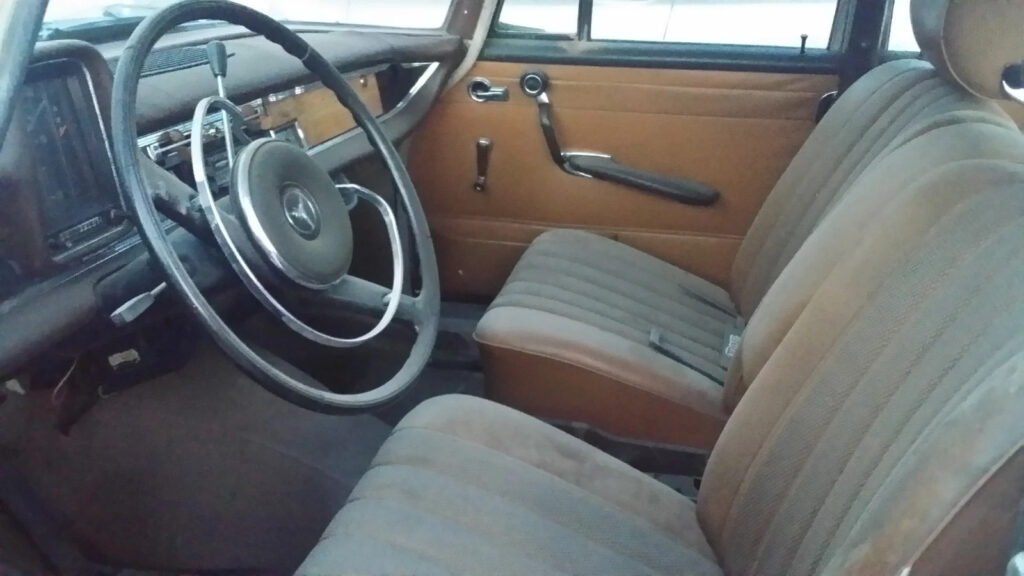 1967 Mercedes-Benz 200
