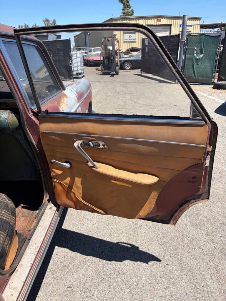 1966 Peugout 404 Deluxe