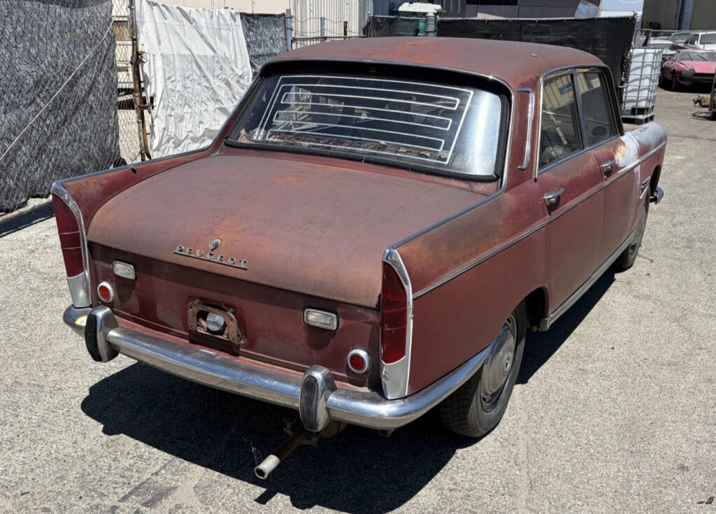 1966 Peugout 404 Deluxe