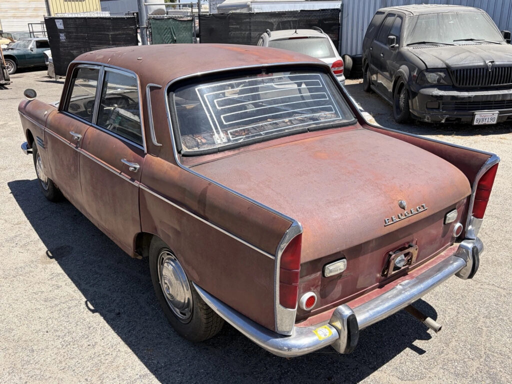1966 Peugout 404 Deluxe
